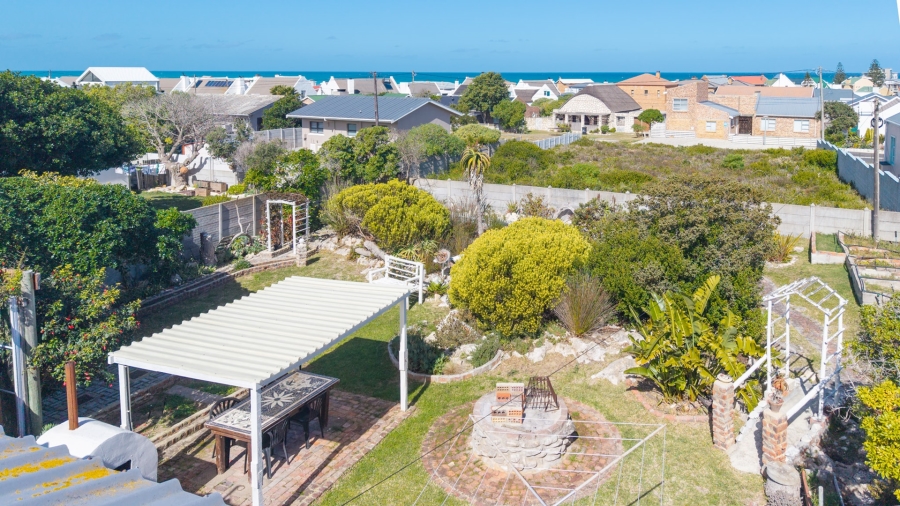 To Let 3 Bedroom Property for Rent in Struisbaai Western Cape